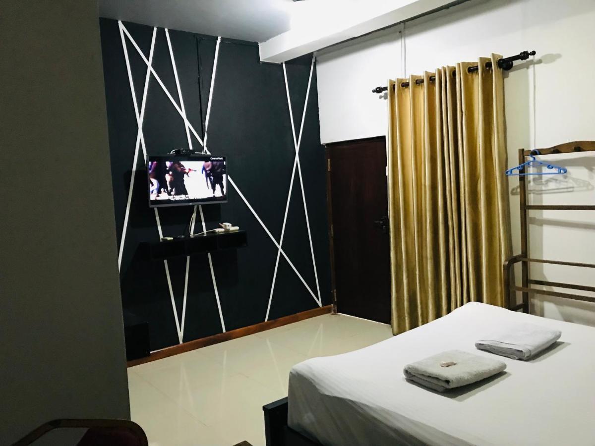 Alina Budget Hotel Kaduwela Exteriér fotografie