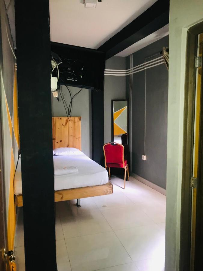 Alina Budget Hotel Kaduwela Exteriér fotografie